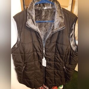 NWT Free Country Black Quilted Vest With Super Soft Fux Fur Linning Size XL